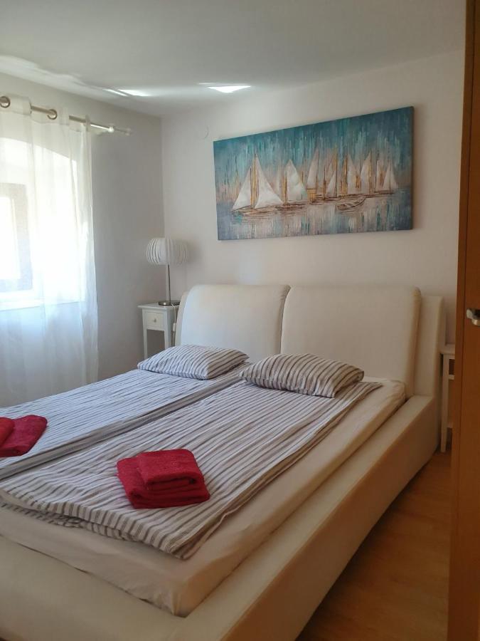 Old Town Baska Apartment Bagian luar foto