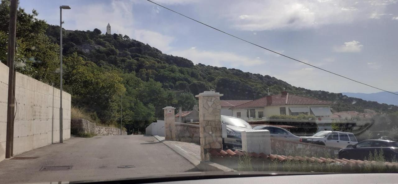 Old Town Baska Apartment Bagian luar foto