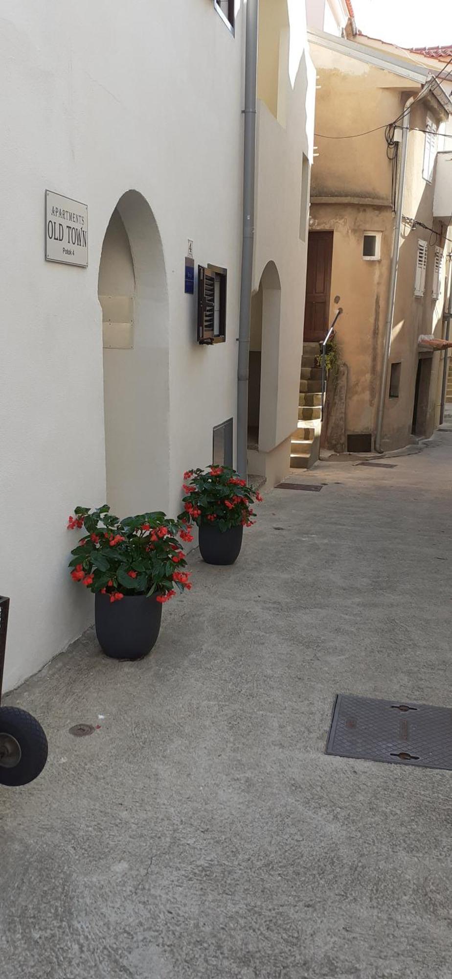 Old Town Baska Apartment Bagian luar foto