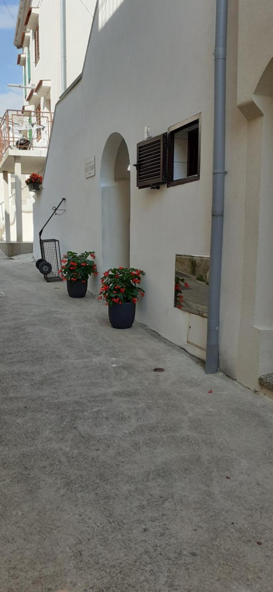 Old Town Baska Apartment Bagian luar foto
