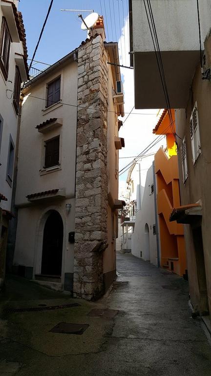 Old Town Baska Apartment Bagian luar foto